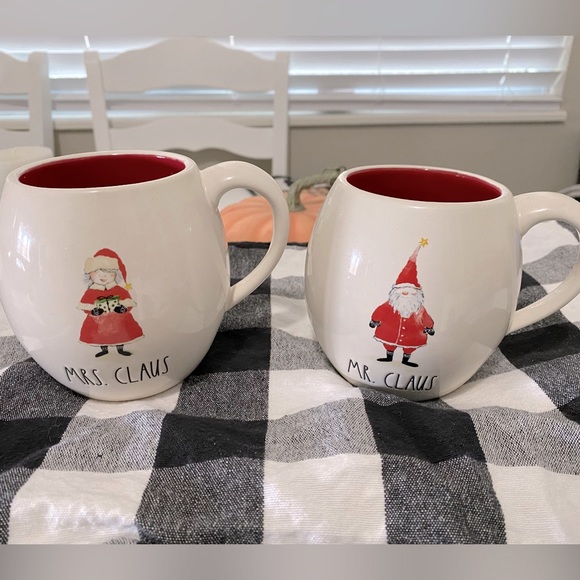 Rae Dunn Mr.Claus and Mrs.Claus Christmas mug set 🎅🏻🤶🏻 - Picture 1 of 6